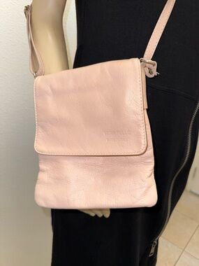 Vera Pelle Pale Pink Leather Crossbody Bag